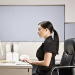 Cara Duduk yang Benar untuk Penderita Ambeien