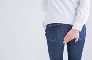 Kenapa Anus Terasa Penuh Setelah BAB?