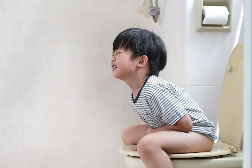 Mencegah Terjadinya Wasir pada Anak kecil yang Susah Makan Buah