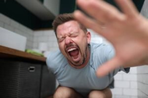 Nanah Keluar Saat Duduk